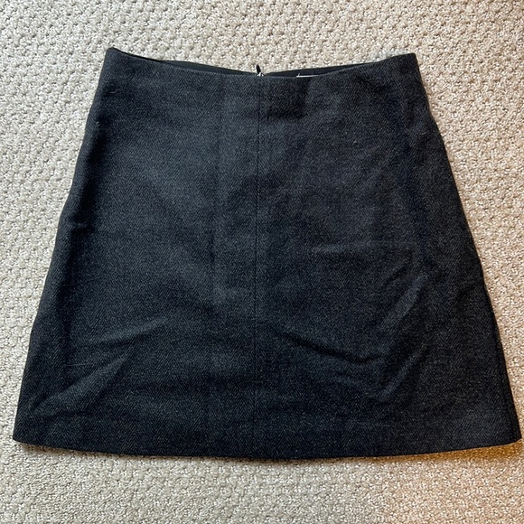 Aritzia Wifred Mini Skirt Size 2 - Picture 1 of 5